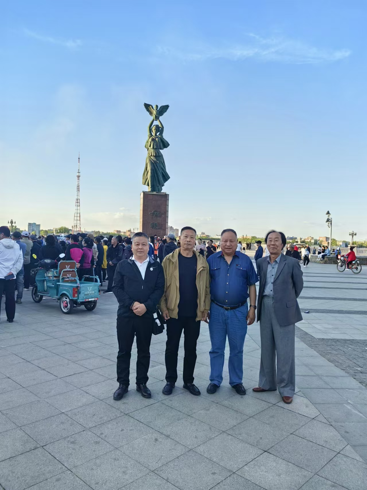 我们在刀尖上跳舞