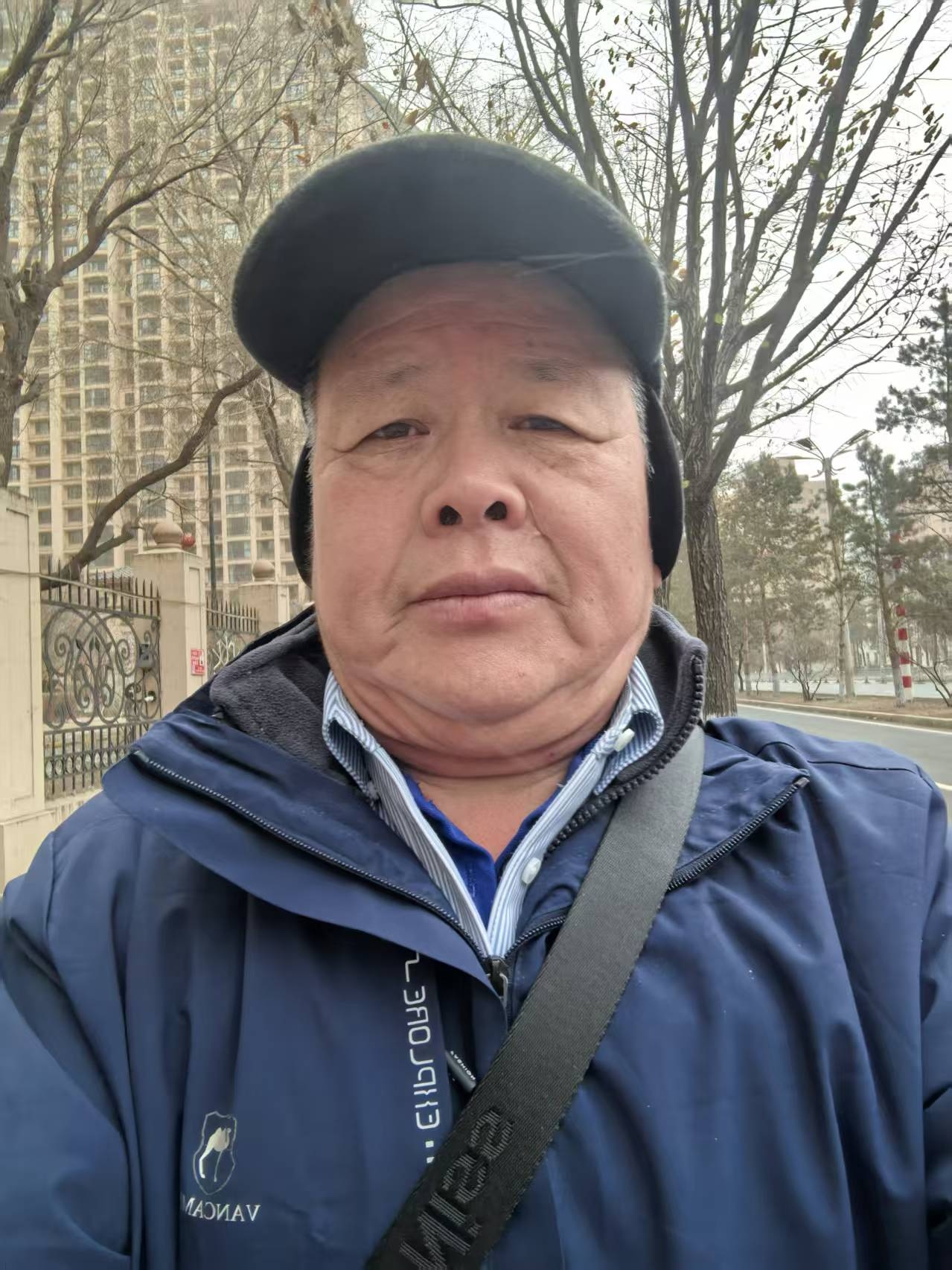 冰城的狂风(图1) 冰城的狂风(图1)