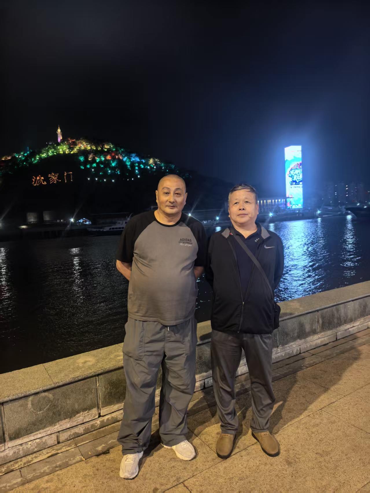 普陀山海夜奇遇 (图2) 普陀山海夜奇遇 (图2)